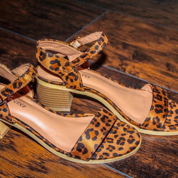 🔥Last pair 5.5 🔥VACATION- Sandals - Picture 3 of 4